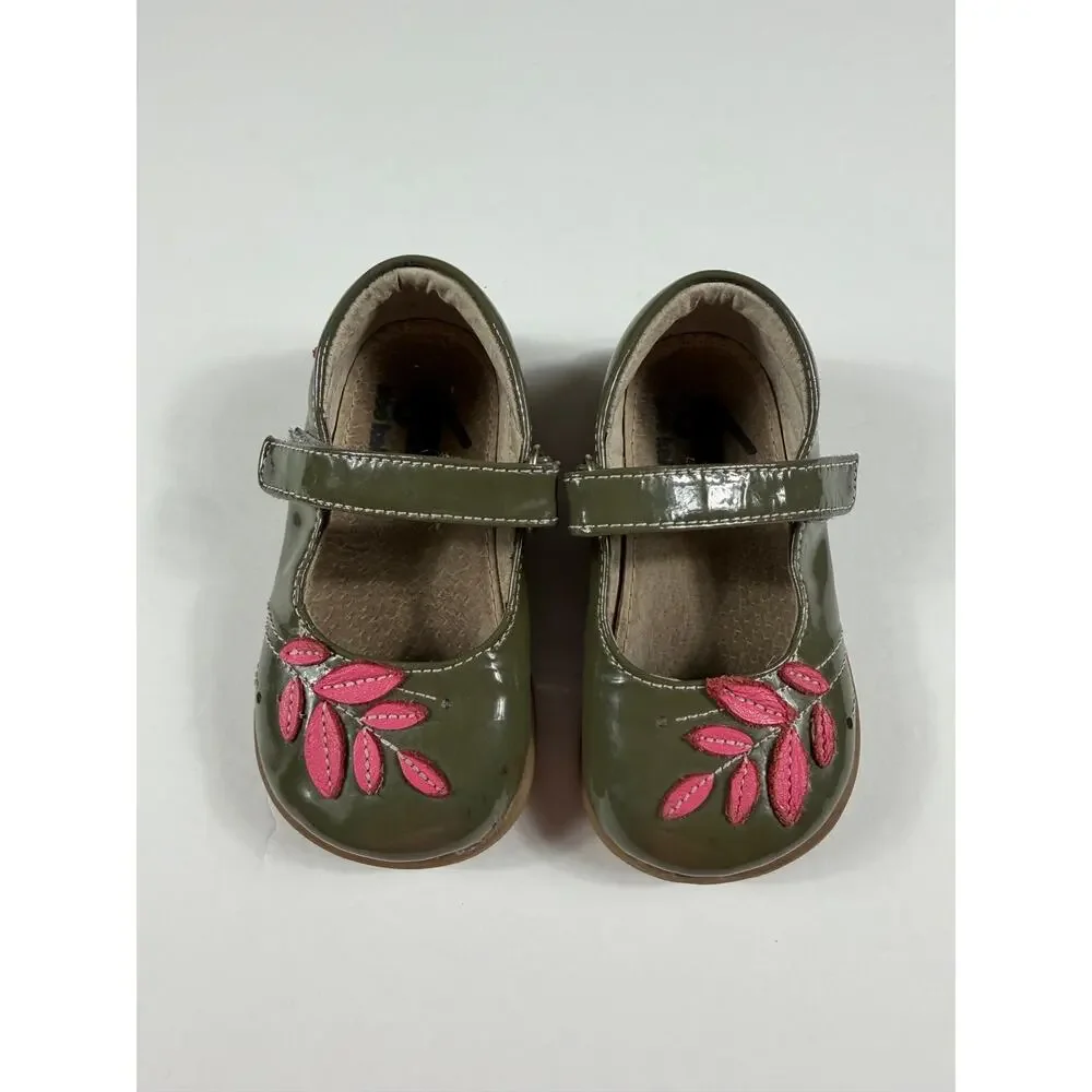 See Kai Run Adeline Olive Patent Leather Floral Mary Jane Shoes Size 6 Toddler